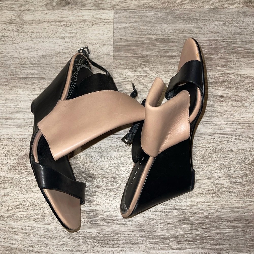Women’s wedge sandal
